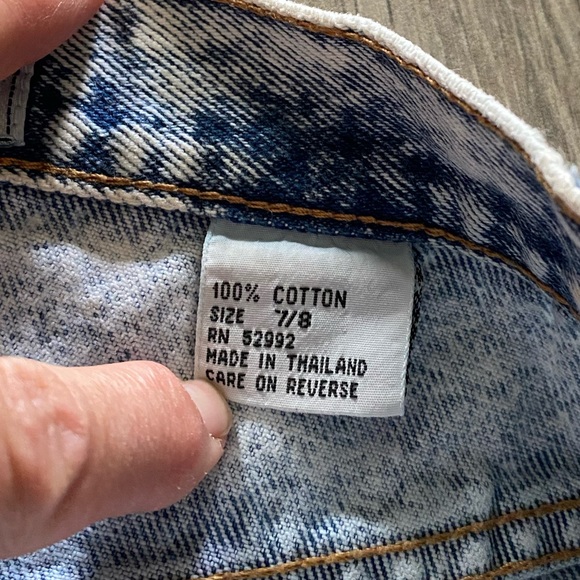 Vintage Jordache White Wash Denim Skirt with Lace Heart! 7/8 💙 - Picture 7 of 8